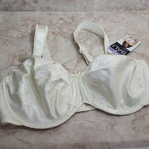 Bali Ivory Underwire Bra Wide Shoulder Strap Sizec42D